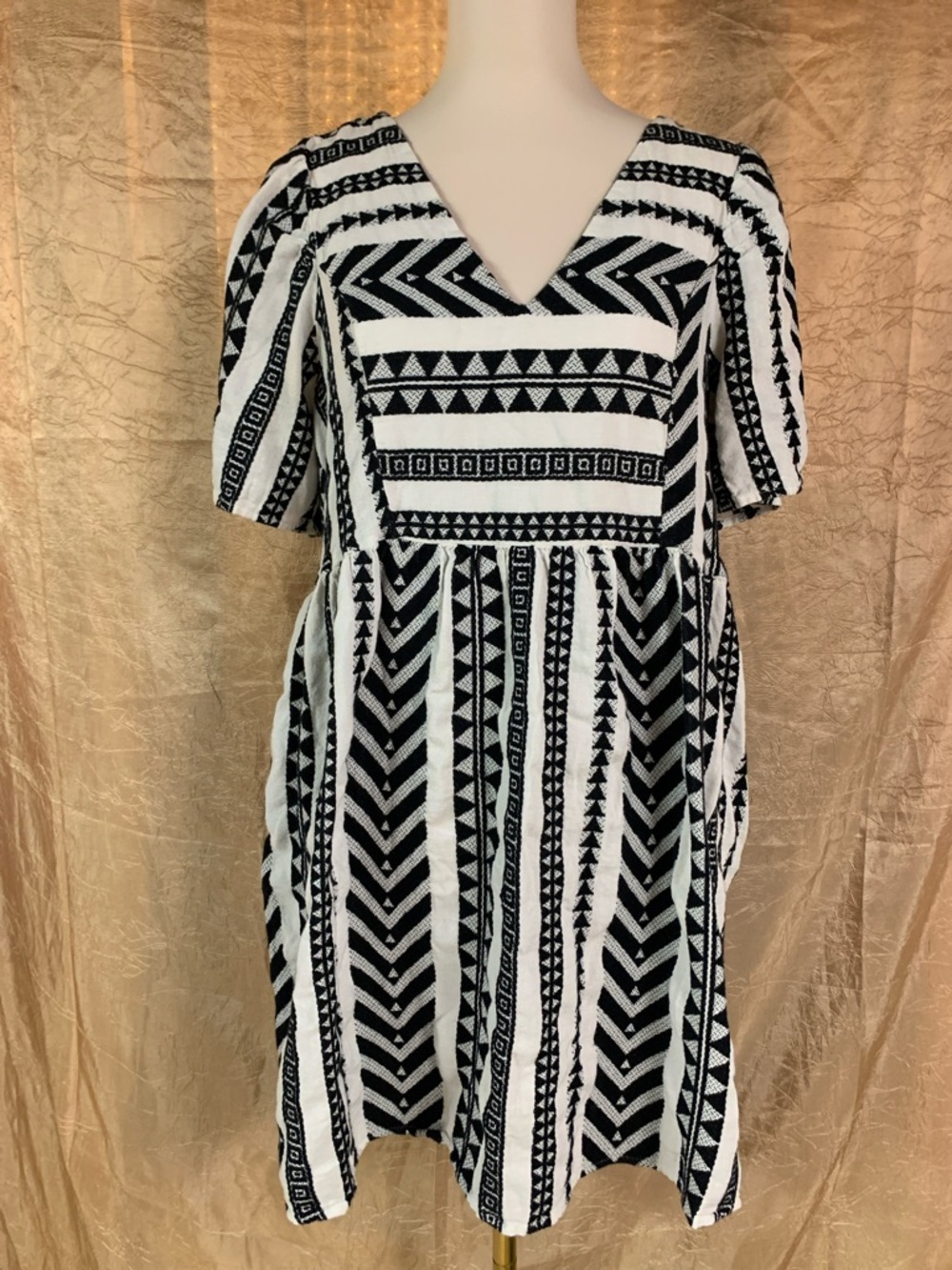 Old Navy Black and White Geometric Midi Dress